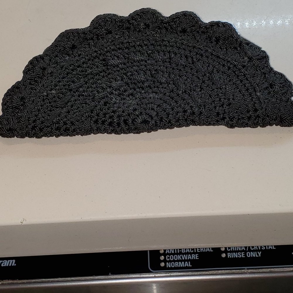 VINTAGE CROCHETED CHANGE PURSE WITH ZIPPER